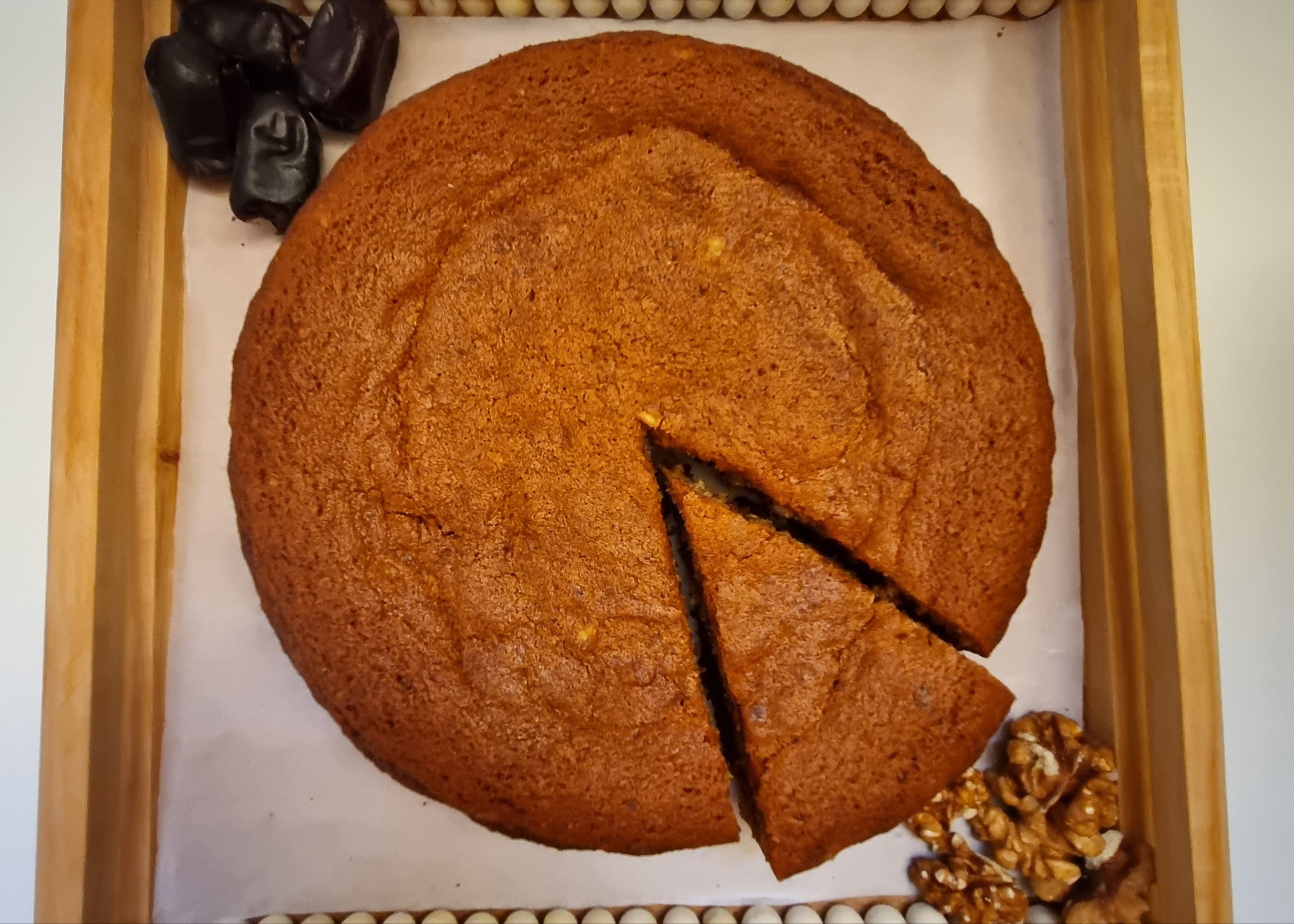 کیک خرما و گردو